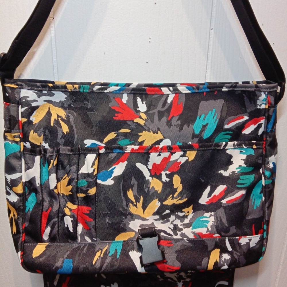 Vera Bradley Lightenup Messenger Bag Splash Floral - Picture 3 of 7